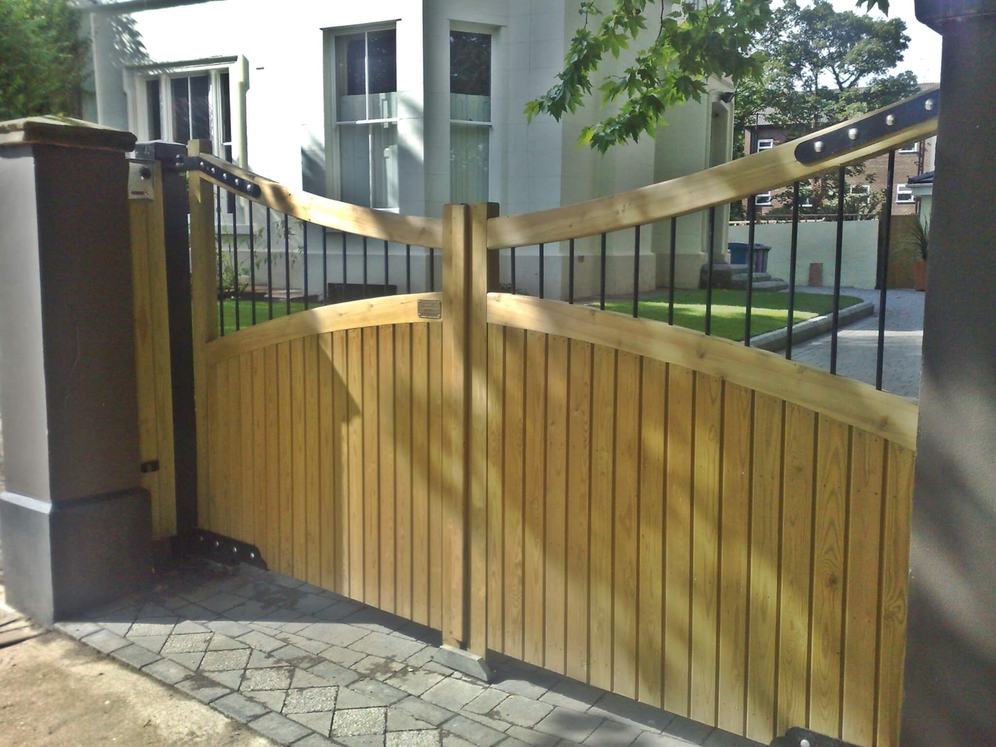 Driveway Gate Installer Abel LandscapingAbel Landscaping